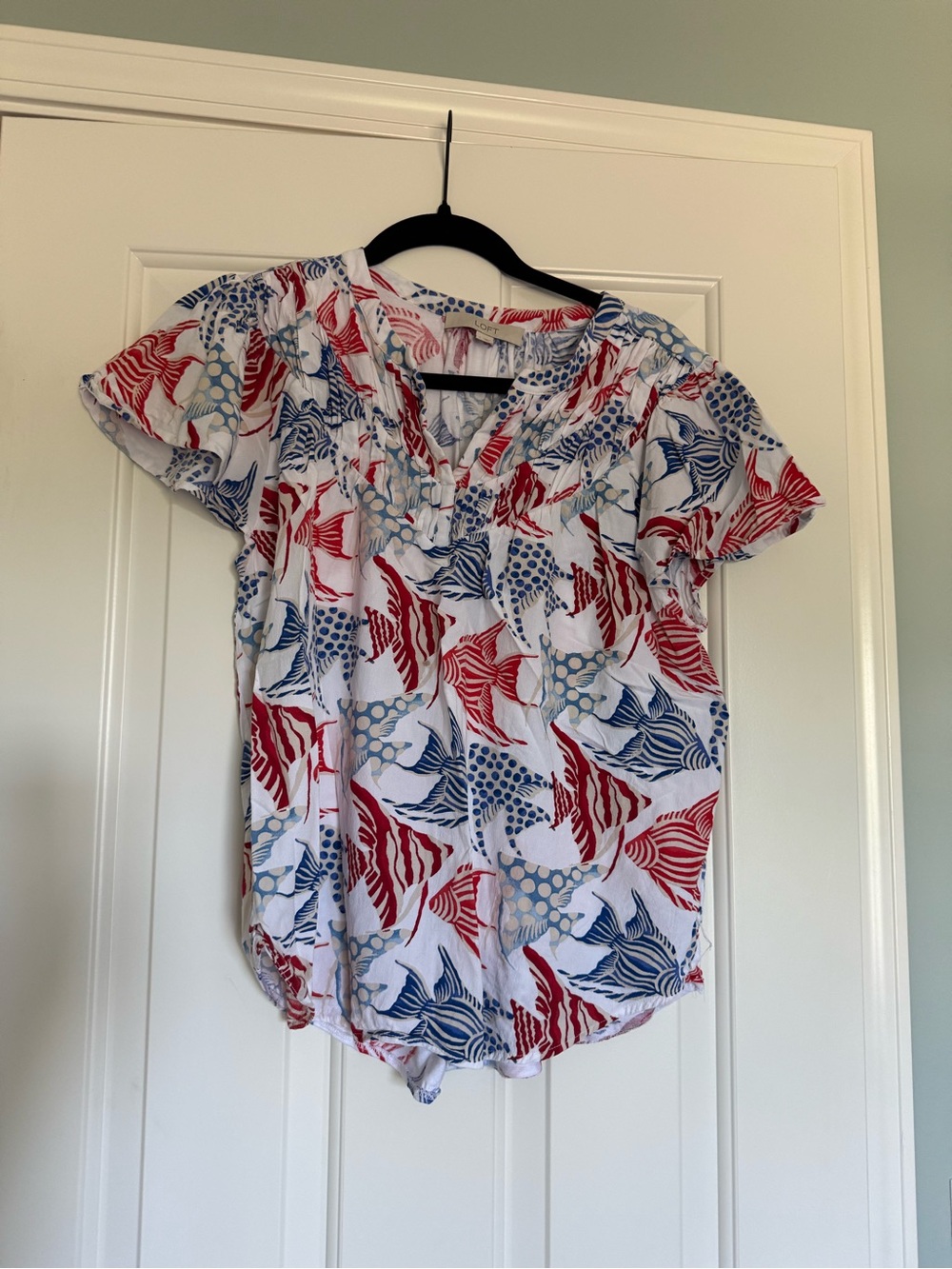 Loft Women's Red & Blue Fish Printed Short-Sleeve V-Neck Top